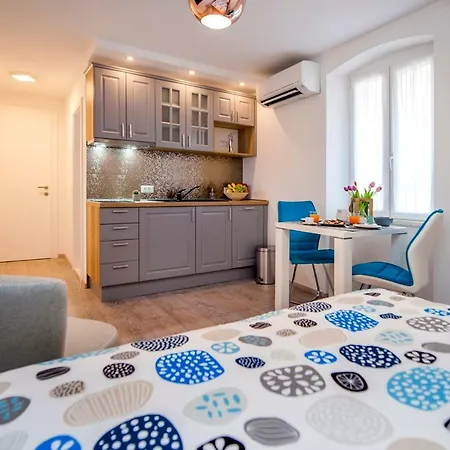 Studio Apartment Kris Rovinj Exterior photo
