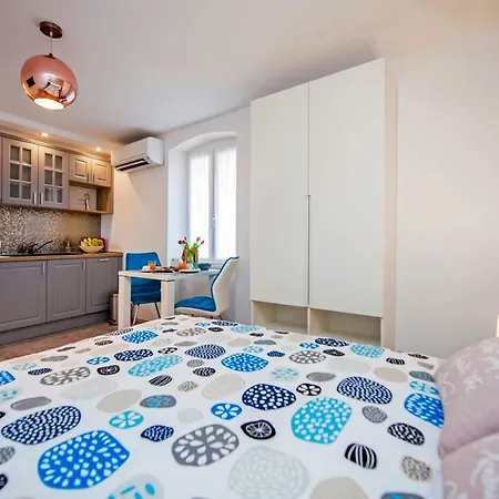 Studio Apartment Kris Rovinj Exterior photo