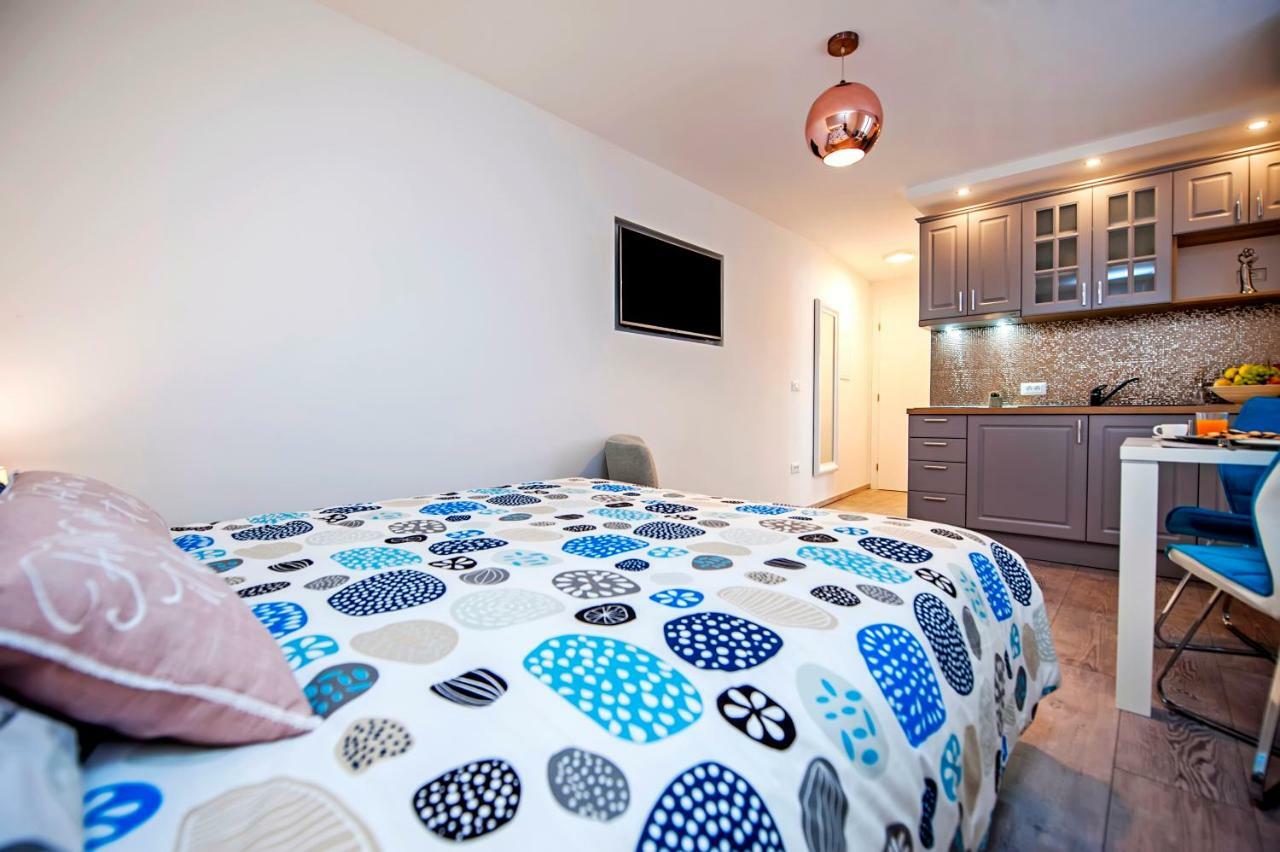 Kris Apartment
